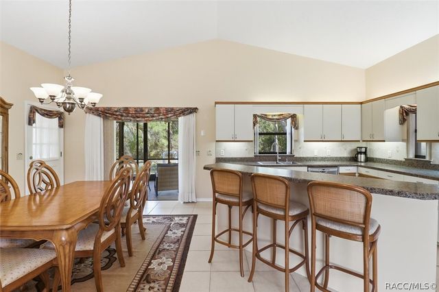 685 E Savoy Street, Lecanto, FL 34461