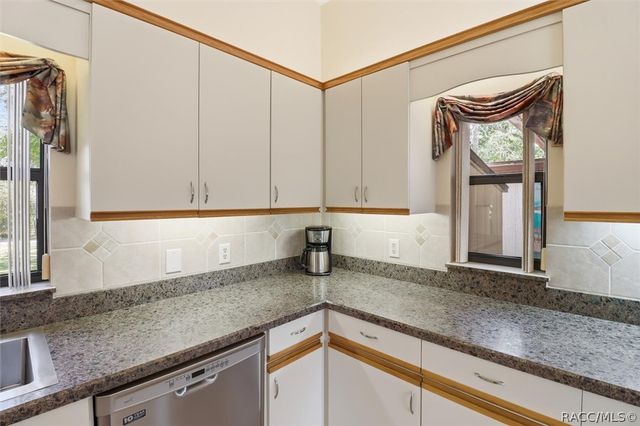 685 E Savoy Street, Lecanto, FL 34461