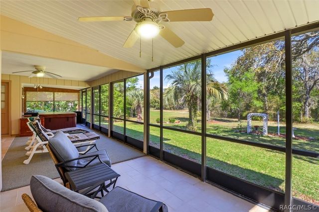 685 E Savoy Street, Lecanto, FL 34461