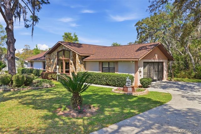 685 E Savoy Street, Lecanto, FL 34461