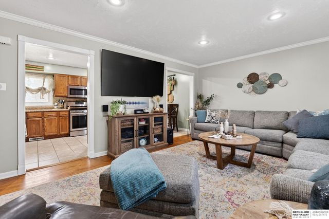 9157 Meadow Drive, Omaha, NE 68114