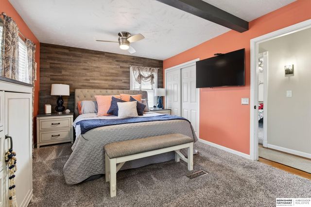 9157 Meadow Drive, Omaha, NE 68114