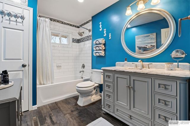 9157 Meadow Drive, Omaha, NE 68114