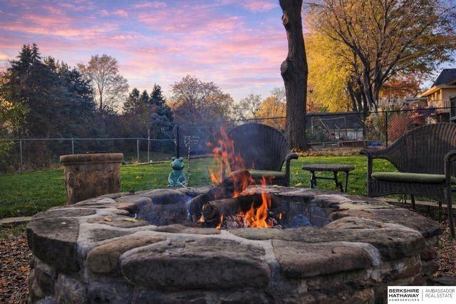 9157 Meadow Drive, Omaha, NE 68114