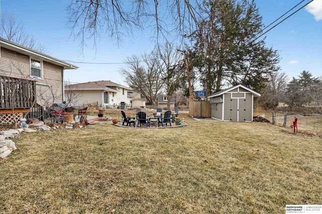 9157 Meadow Drive, Omaha, NE 68114