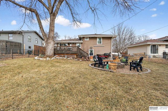 9157 Meadow Drive, Omaha, NE 68114