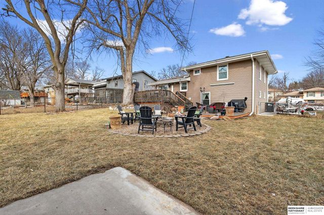 9157 Meadow Drive, Omaha, NE 68114