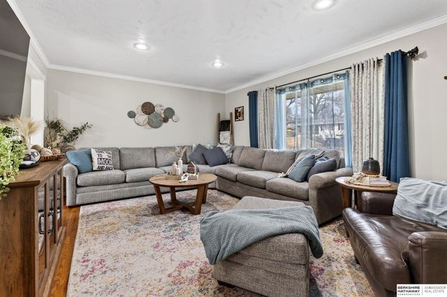 9157 Meadow Drive, Omaha, NE 68114