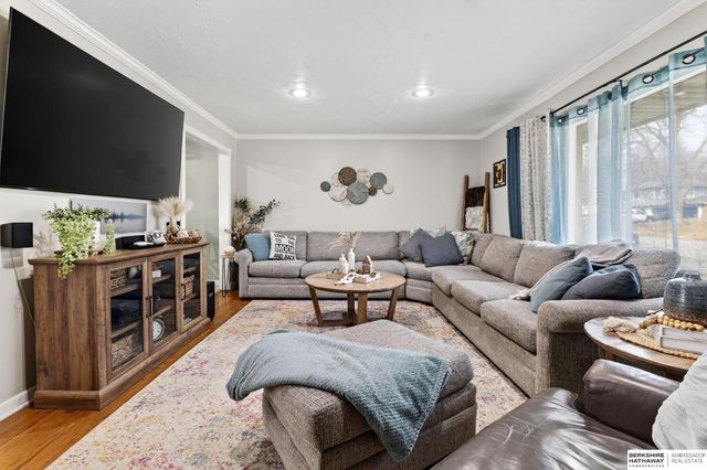 9157 Meadow Drive, Omaha, NE 68114