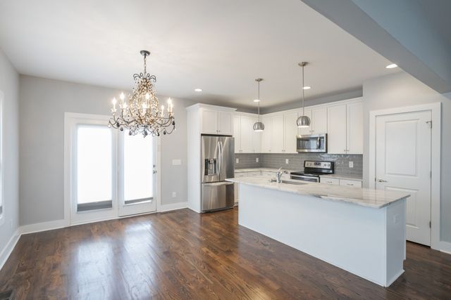 2020 14th Ave, N, Nashville, TN 37208