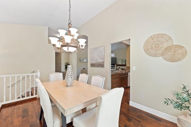100 Hensey Ct, Folsom, CA 95630