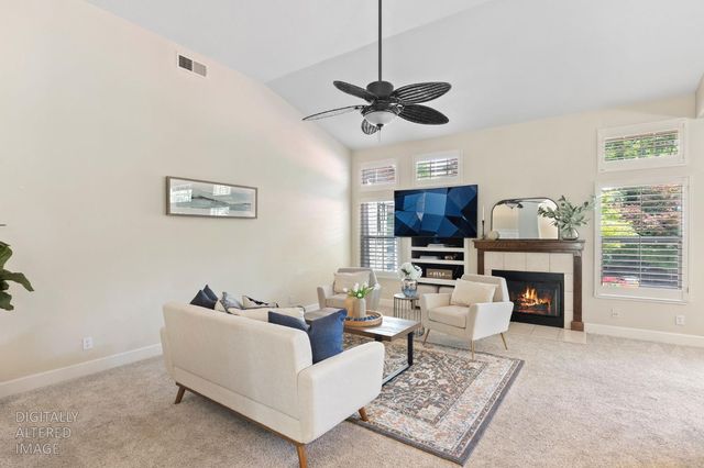 100 Hensey Ct, Folsom, CA 95630