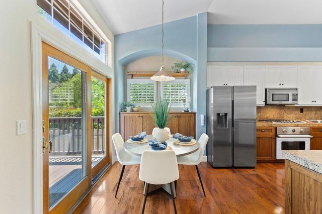 100 Hensey Ct, Folsom, CA 95630