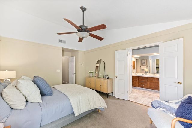 100 Hensey Ct, Folsom, CA 95630