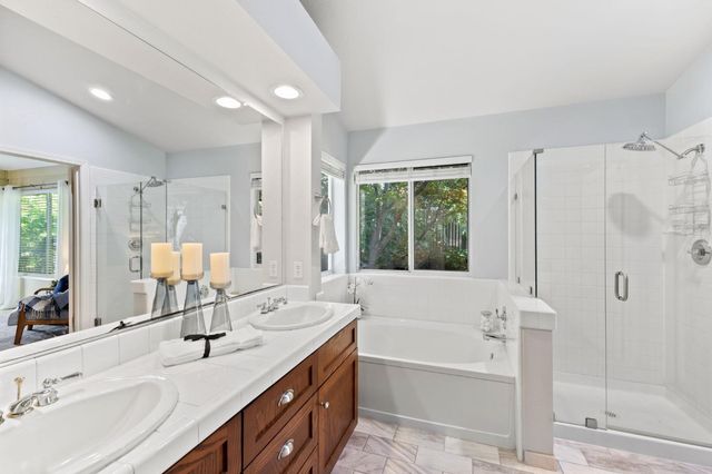100 Hensey Ct, Folsom, CA 95630