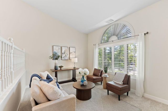 100 Hensey Ct, Folsom, CA 95630