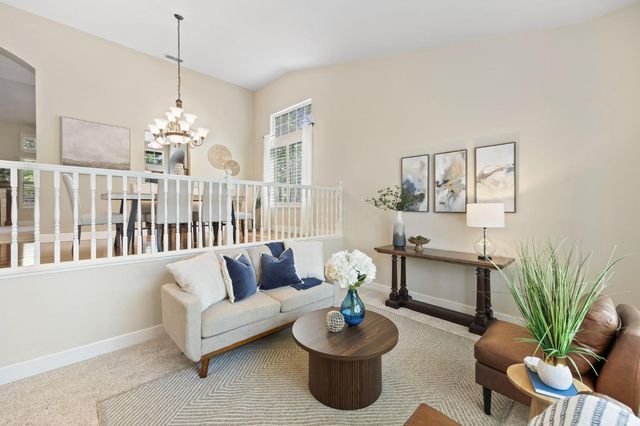 100 Hensey Ct, Folsom, CA 95630