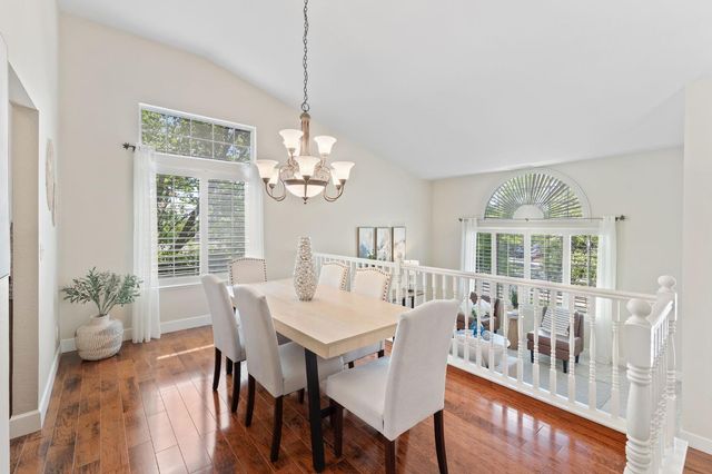 100 Hensey Ct, Folsom, CA 95630