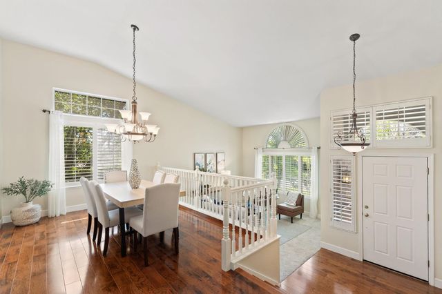100 Hensey Ct, Folsom, CA 95630