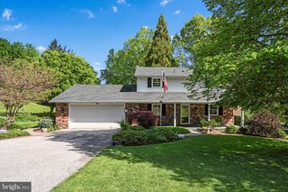 805 RIDGEWOOD RD, York, PA 17406