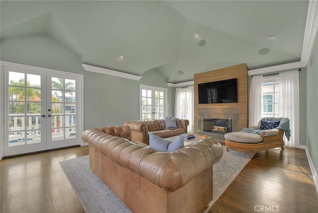 5590 E The Toledo, Long Beach, CA 90803