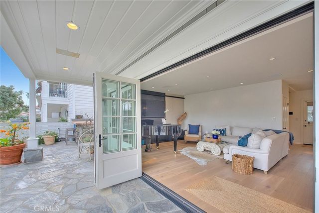 5590 E The Toledo, Long Beach, CA 90803