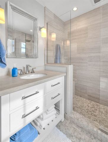 5590 E The Toledo, Long Beach, CA 90803