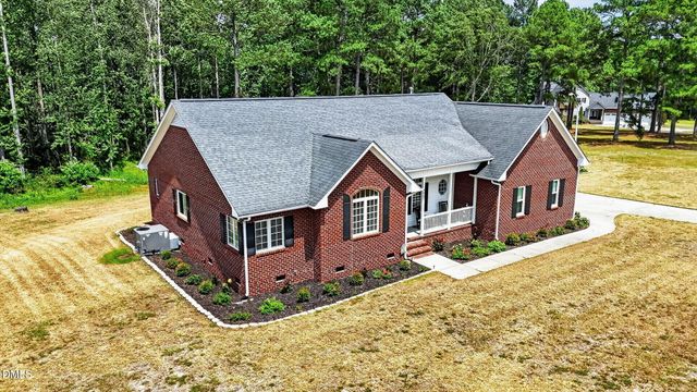 9245 Chickapee Drive, Linden, NC 28356
