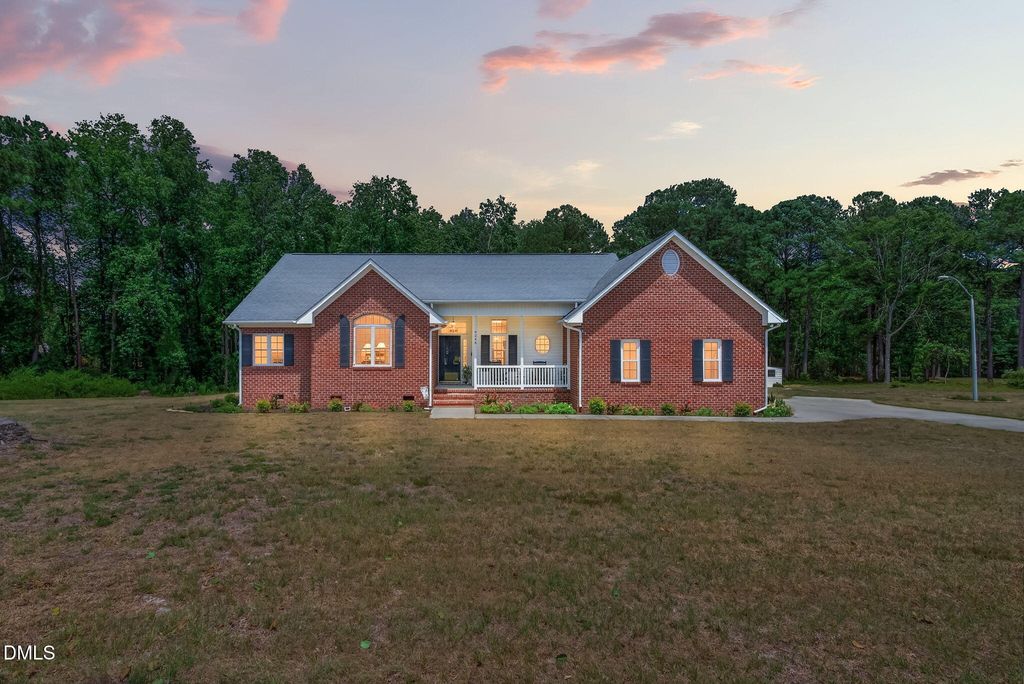 9245 Chickapee Drive, Linden, NC 28356