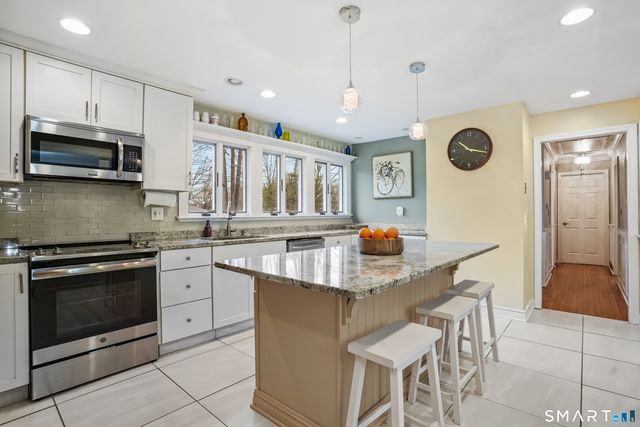 766 Paradise Avenue, Hamden, CT 06514