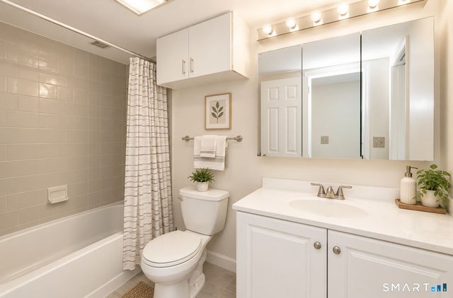 127 Greyrock Place 1707, Stamford, CT 06901