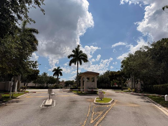 2512 NW 4th Street, Boynton Beach, FL 33426