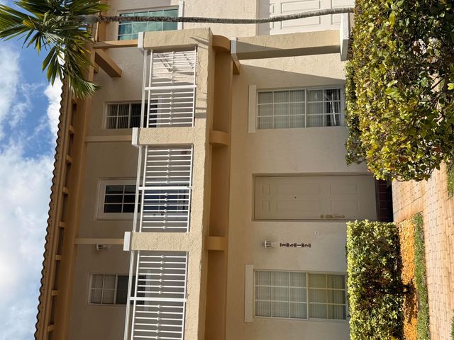 2512 NW 4th Street, Boynton Beach, FL 33426