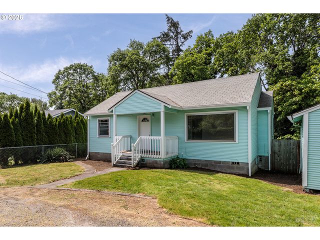 215 S 8TH St, St Helens, OR 97051