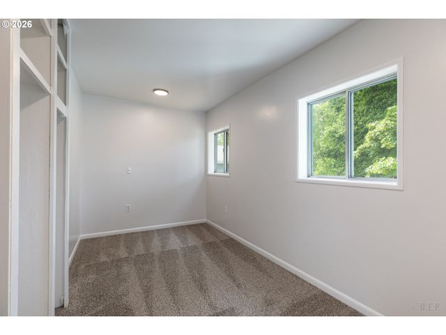 215 S 8TH St, St Helens, OR 97051