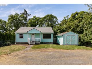 215 S 8TH St, St Helens, OR 97051