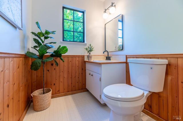 4 Galway Ln, San Rafael, CA 94903