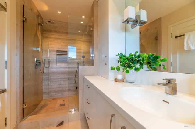 4 Galway Ln, San Rafael, CA 94903