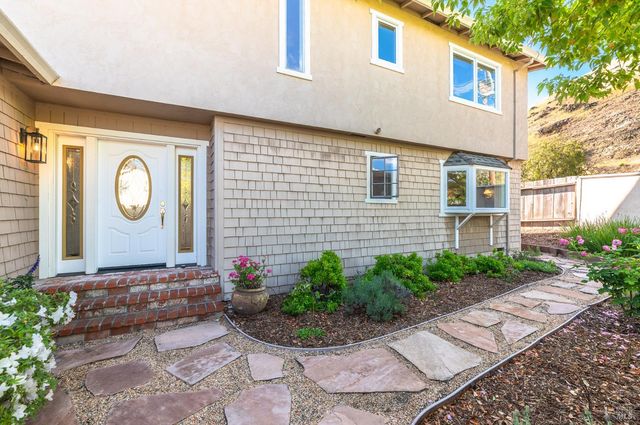 4 Galway Ln, San Rafael, CA 94903