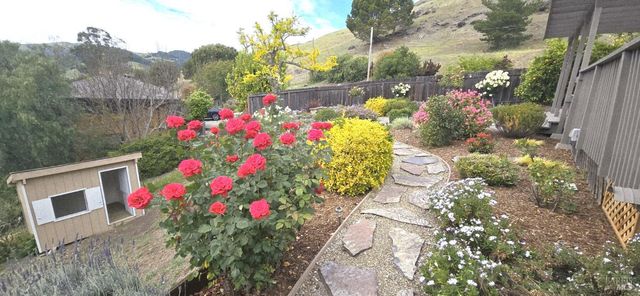 4 Galway Ln, San Rafael, CA 94903