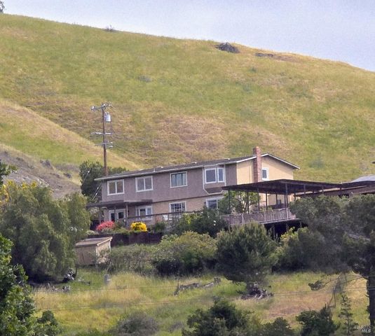 4 Galway Ln, San Rafael, CA 94903