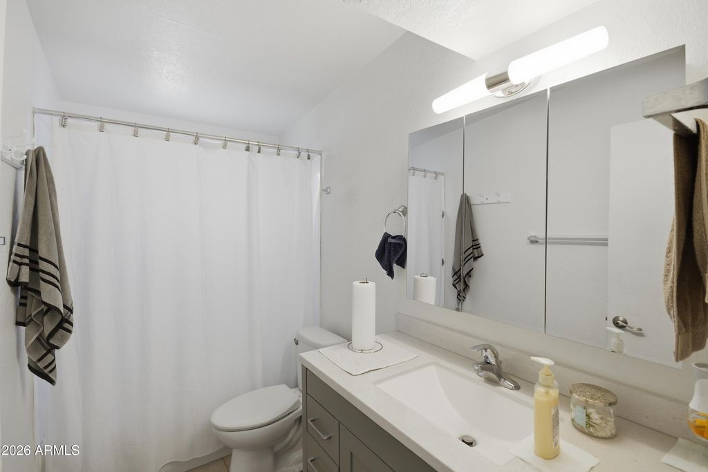 Image 11 of property listing at 3102 S SUNSET VILLA Avenue, Tucson, AZ 85713