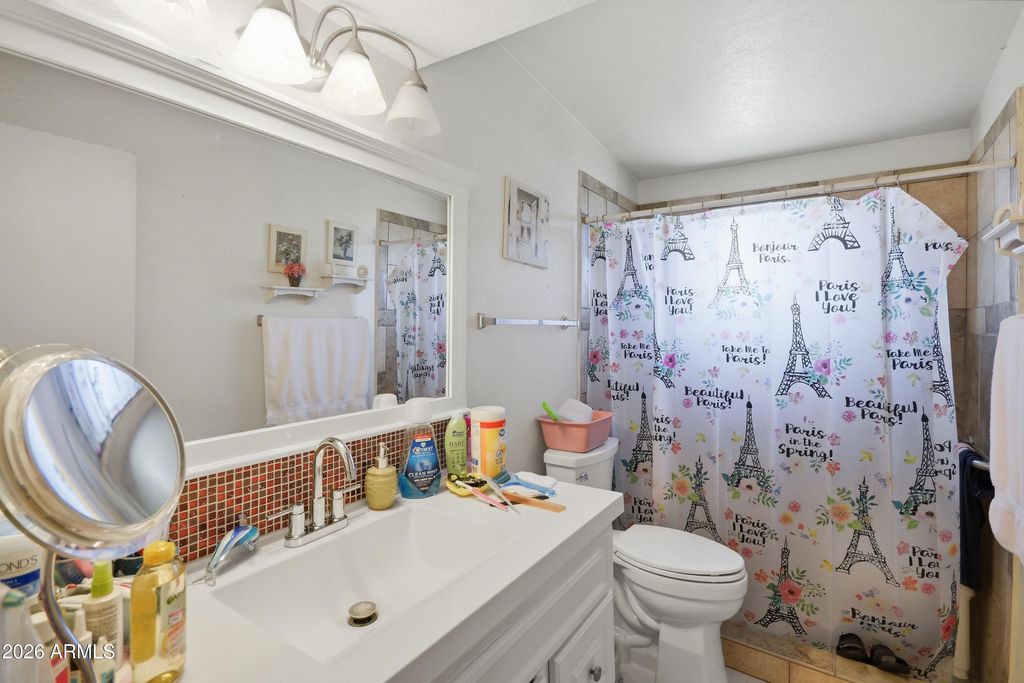 Image 14 of property listing at 3102 S SUNSET VILLA Avenue, Tucson, AZ 85713