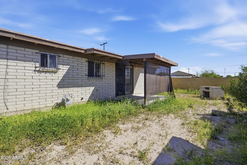 Image 16 of property listing at 3102 S SUNSET VILLA Avenue, Tucson, AZ 85713