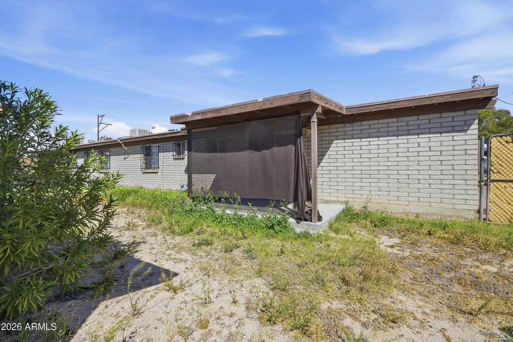 Image 17 of property listing at 3102 S SUNSET VILLA Avenue, Tucson, AZ 85713