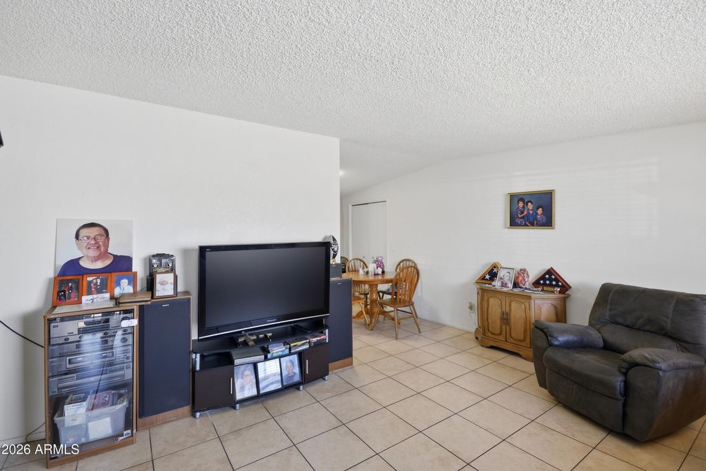 Image 2 of property listing at 3102 S SUNSET VILLA Avenue, Tucson, AZ 85713