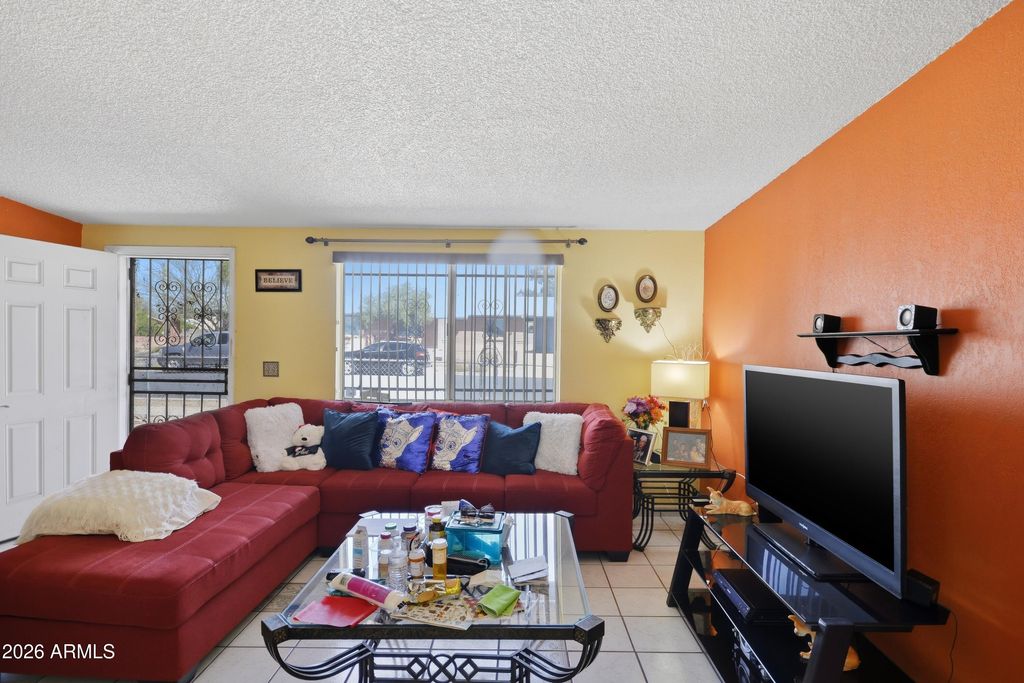 Image 3 of property listing at 3102 S SUNSET VILLA Avenue, Tucson, AZ 85713