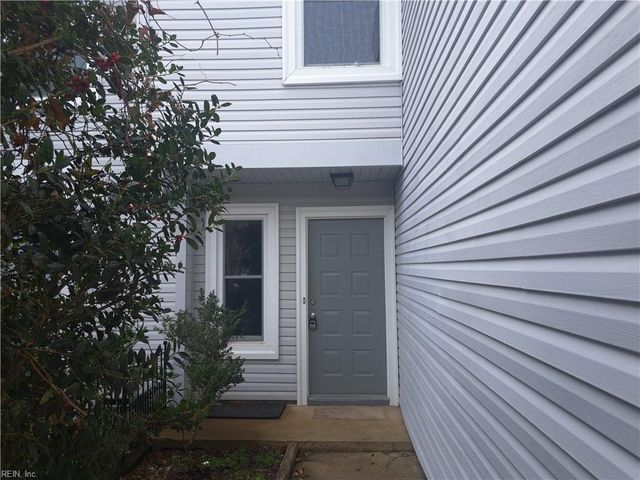 1623 Slidell LN, Virginia Beach, VA 23454