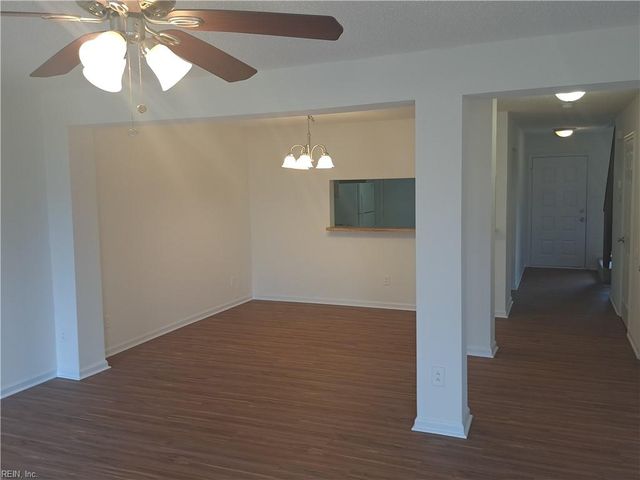 1623 Slidell LN, Virginia Beach, VA 23454