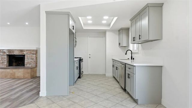 8205 Peach, Hesperia, CA 92345